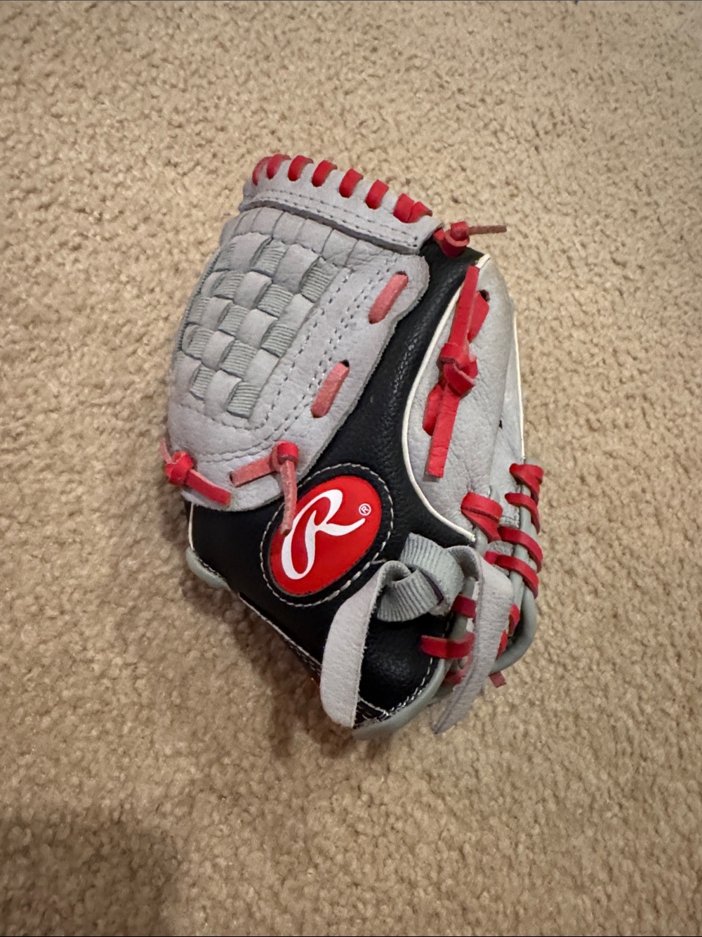 Rawlings Gray, Black & Red Youth Baseball Glove